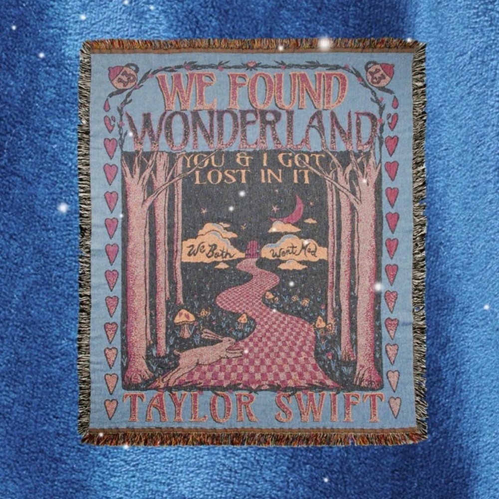 NWT Taylor Swift We Found Wonderland Woven Blanket